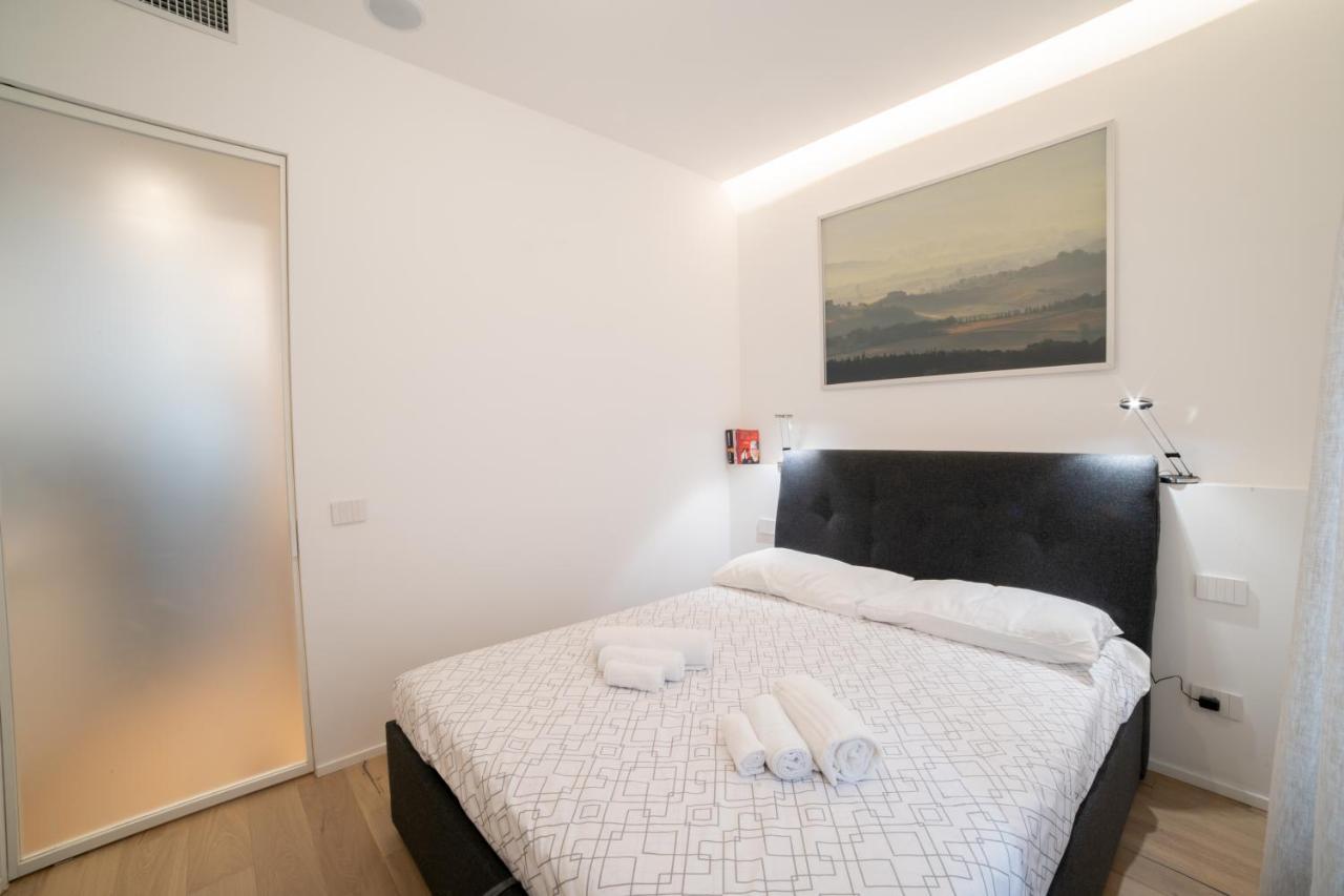 Navigli-Centro-Universita, Amazing New Apartment Milão Exterior foto